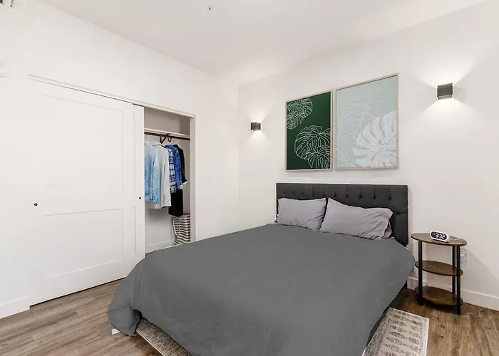 Trendy Loft Escape With Pool Table Bring Your Pets Apartment